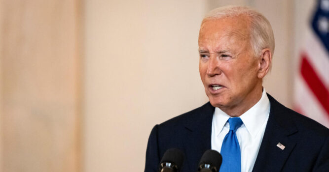 Biden meets with Democratic governors as White House works to shore up support